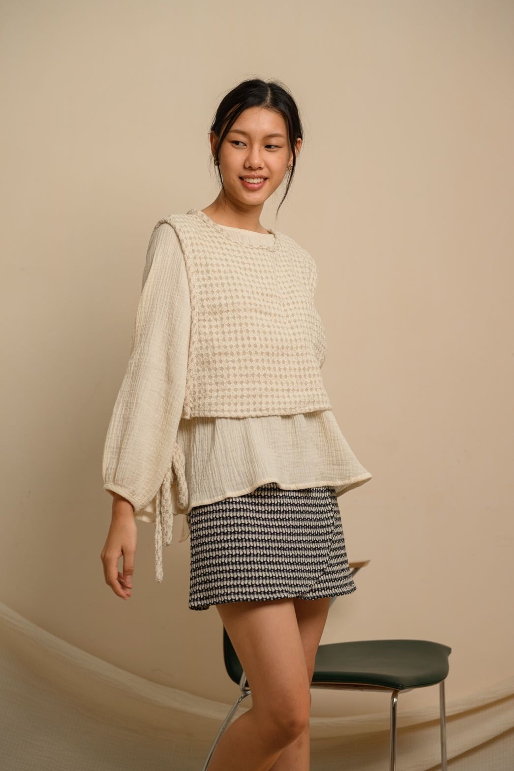 Palit Vest (White stripes)