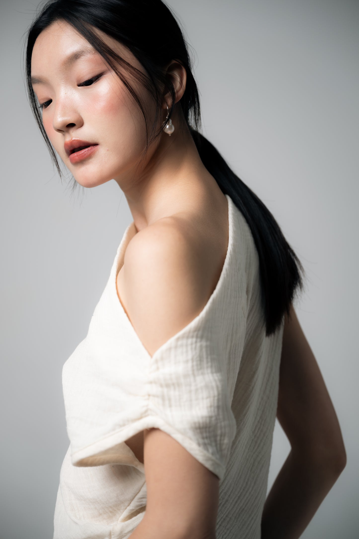 Palit Amie top open shoulder (Ivory)