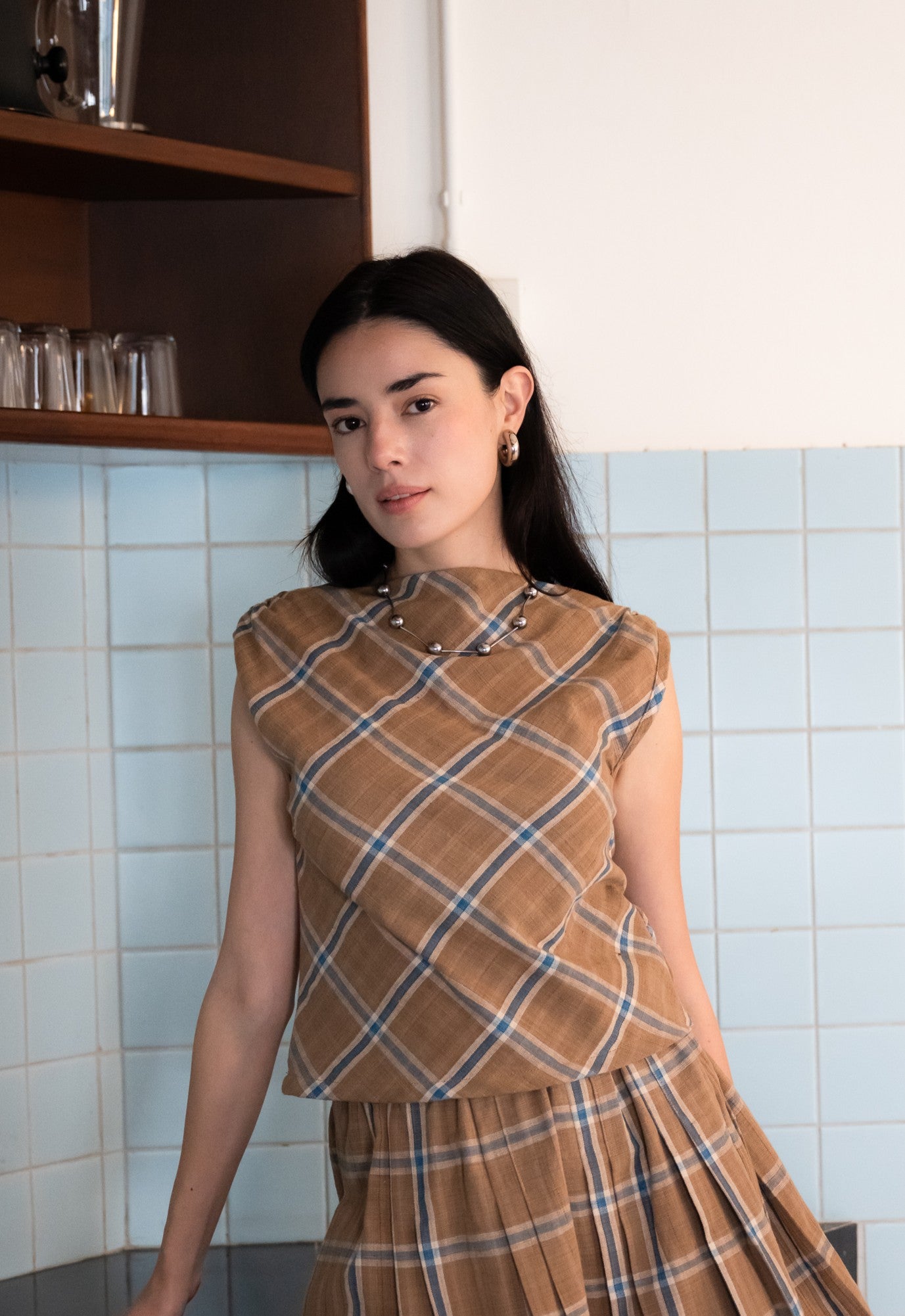 Palit Amie top open shoulder (Brown checkered)